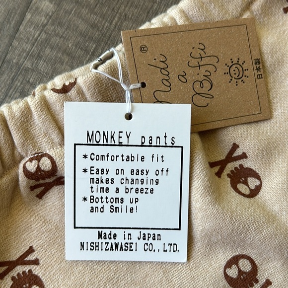 NEW Skull & Cross Bone Tan Monkey Baby Pants 0-6 Months - Picture 4 of 7